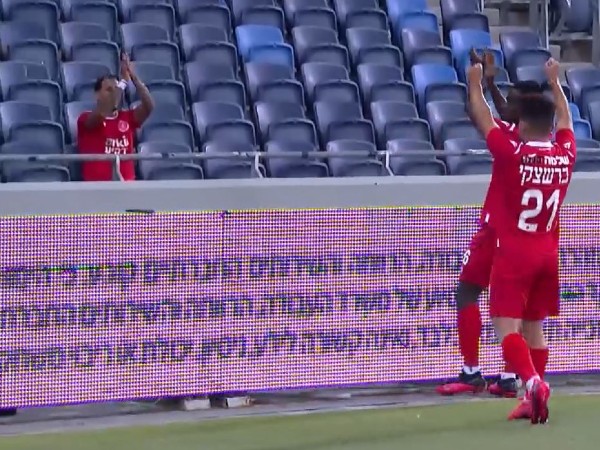 החגיגה היפה של האדומים