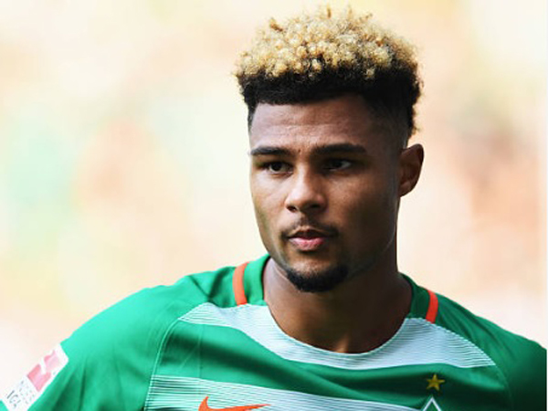 גם סרג׳ גנאברי לבש את המדים הירוקים לבנים (GETTY)