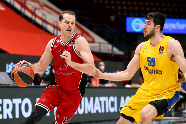 רול לא ממש התקשה מול זוסמן (Getty)