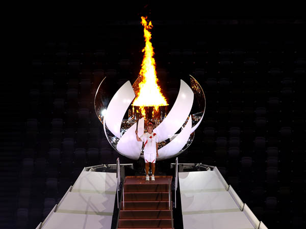 רגע שכולו רגש. הדלקת הלפיד (getty)