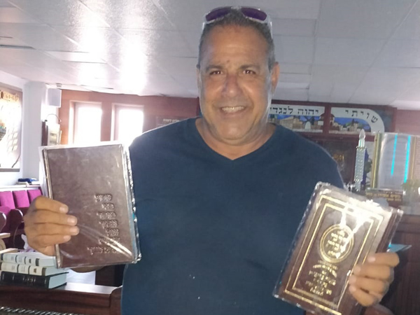 גם אביו של בריבו, איציק, התרגש