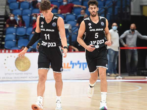 גם הישראליים של ירושלים אכזבו הערב. אדם אריאל ועמית גרשון (ברני ארדוב)