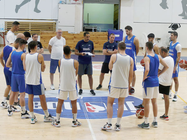 המנוסה מבין שחקני העתודה (אלן שיבר)