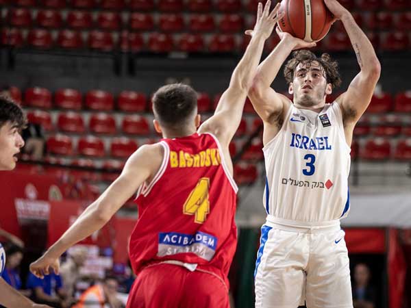 גם הוא היה נהדר. מנצ'ל (FIBA)