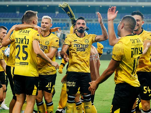 חגיגה בצהוב (אלן שיבר)