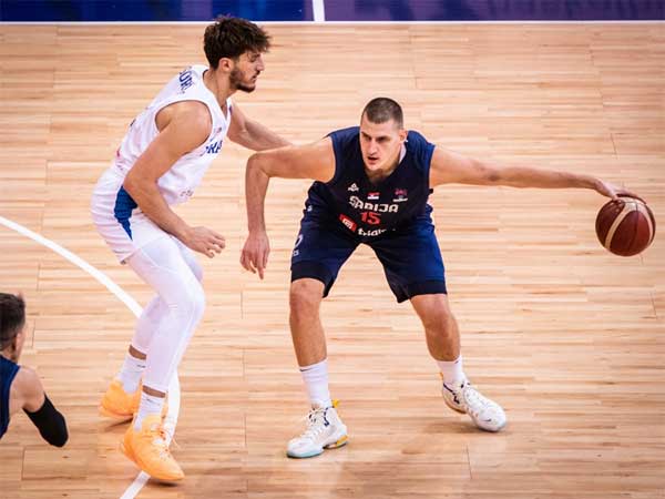 זלזלו? סורקין מול ניקולה יוקיץ' (FIBA)