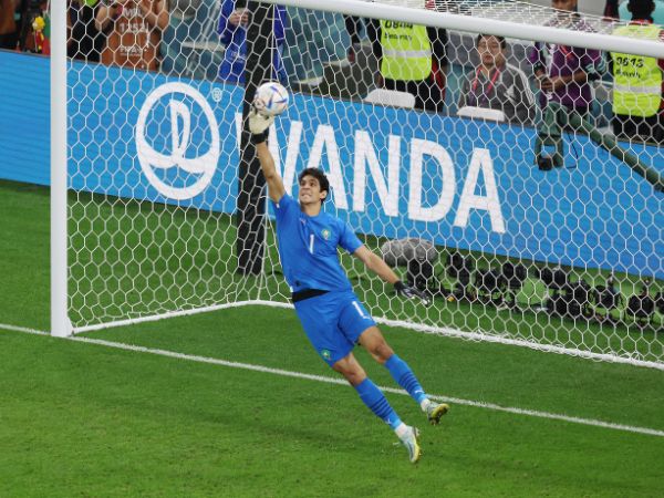 בונו. הצטיין בפנדלים, בקושי נבחן במשחקים עצמם (Alexander Hassenstein/Getty Images)