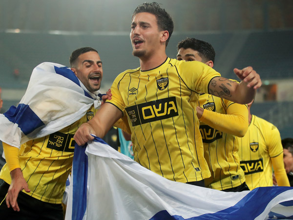 "טדי יהיה מלא השנה". שועה (אלן שיבר)