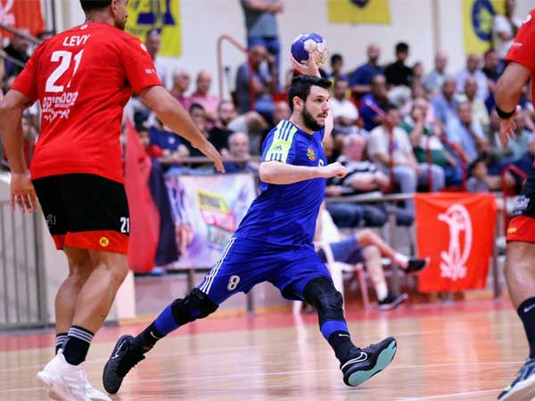 (הדר ואן קולא, איגוד הכדוריד)