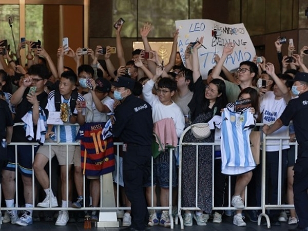 הקהל בסין מחכה למסי ושחקני ארגנטינה (Getty)