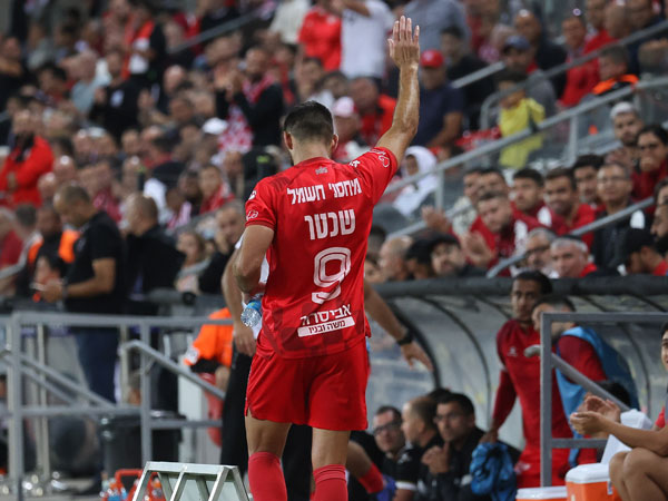 "האופי והערכים שקיבלתי בבית באים איתי לחדר ההלבשה" (ברני ארדוב)