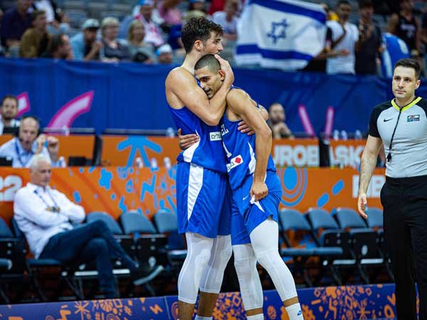 "לא נתנו לנו את האופציה לשחק יחד". אבדיה ומדר (FIBA)