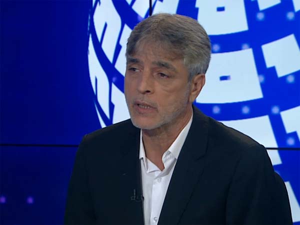 "אבוקסיס בחר בשחקנים בינוניים". אוחנה