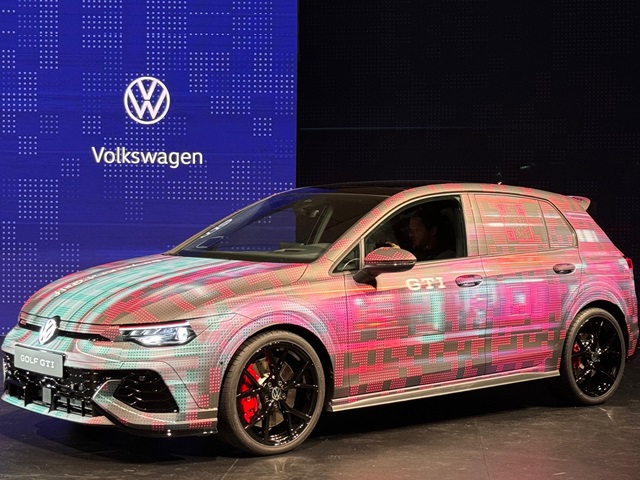 פולקסווגן גולף GTI - מתיחת פנים