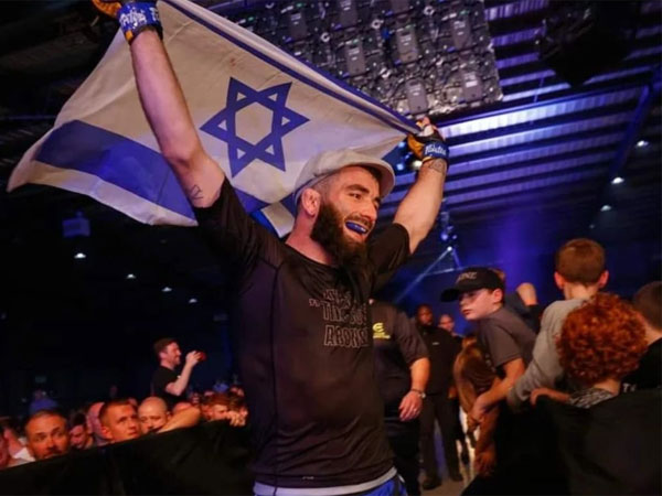 קאמבק מרגש של ארונוב