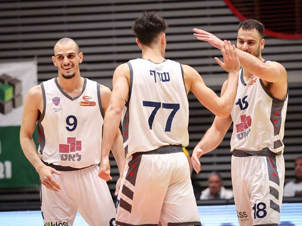 “עונה מדהימה“ (מאור אלקסלסי)