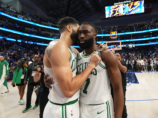 משחקים שנים ביחד (Getty)