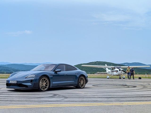 פורשה טייקן Turbo GT - ה-911 GT3 RS של הטייקן