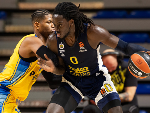 בדרך לפגוש אחד את השני בדרבי (Getty)