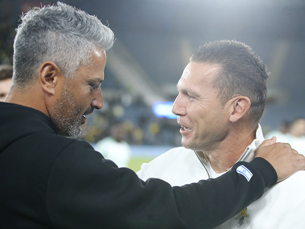 נוקאאוט. יצחקי ובכר (אלן שיבר)