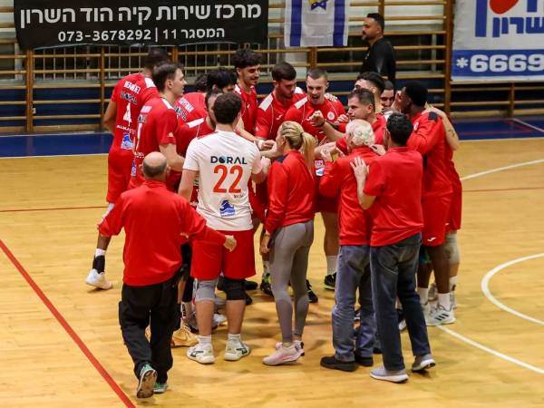 באדיבות אלכסנדר בוך