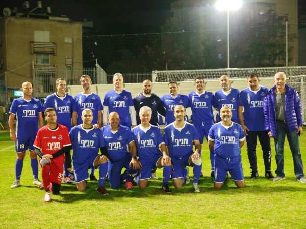 (זאב מנצור)
