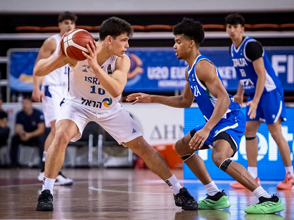 פתח טוב ונעלם לגמרי. עומר מאייר (FIBA)