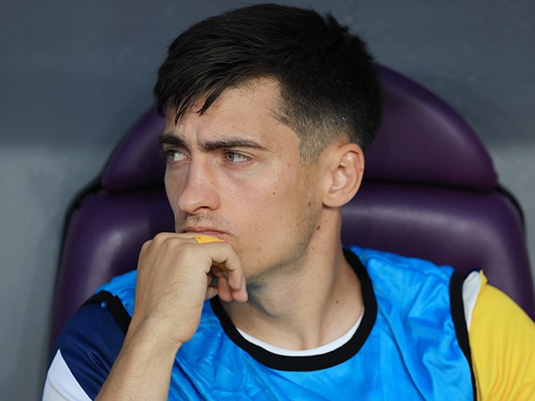 יון ניקולסקו. אם צריך לכבוש, למה הוא לא משחק? (אלן שיבר)