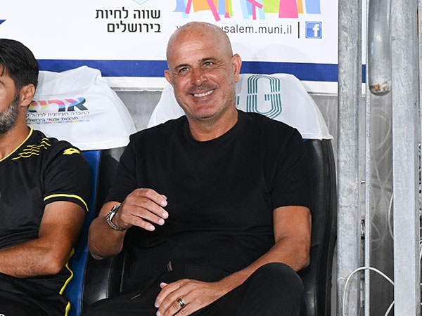 העניקו ניצחון לאבוקסיס המחויך (ברני ארדוב)