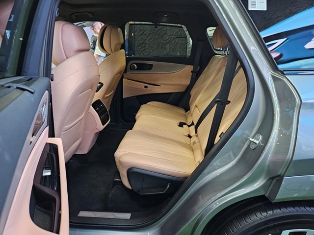 מרווח דיו בשורה השנייה, אבל תצורת ה- “5+2“ תתאים בעיקר לילדים/נערים שיתמקמו בשורה השלישית