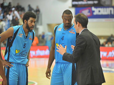 המשבר באילת ימשיך? קטש עם ווטפורד וגייטס (צילום: אתר המנהלת)