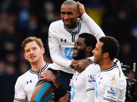 נאבקים בציפורניים. התרנגולים חוגגים (GETTYIMAGES)