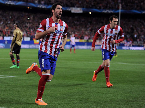 אחת תתחיל לבלות על הבמה המרכזית, השניה כבר לא שייכת לשם (GETTYIMAGES)