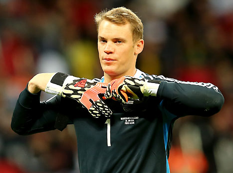 מסיר את הכפפות?