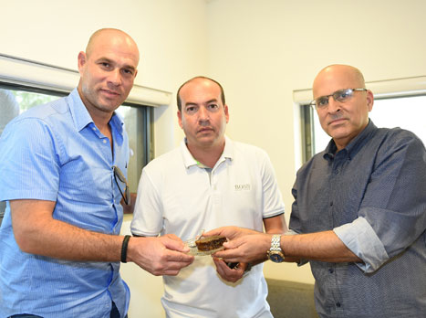 "הפועל תילחם על כל התארים" (מורג ביטן)