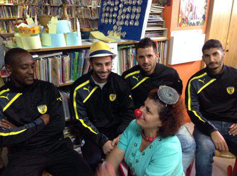 שחקני בית"ר בבית החולים