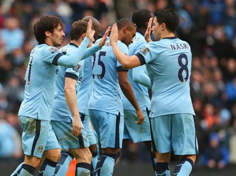 סיטי נושפת בעורף של מוריניו (getty)