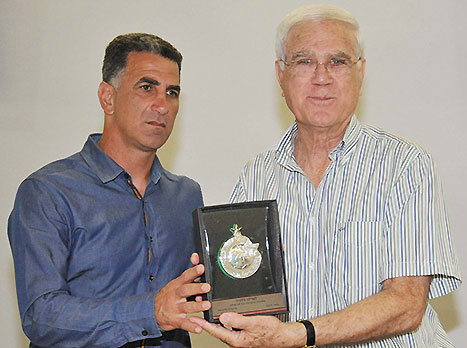 שחר, נפרד מבלבול (ראובן כהן, האתר הרשמי של מכבי חיפה)