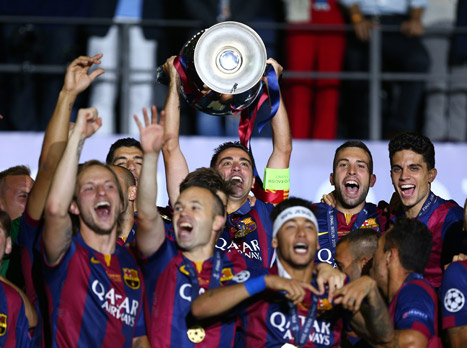 הגביע בידיים שלהם (Getty)