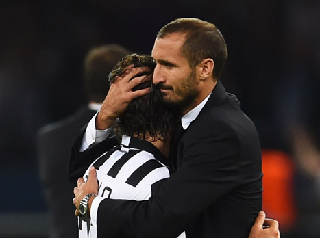 מנחם את פירלו ואת עצמו (Getty)