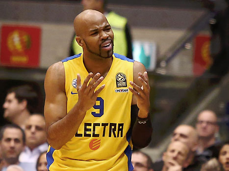 מכבי מאסה בהתנהגותו. טיוס (אלן שיבר)