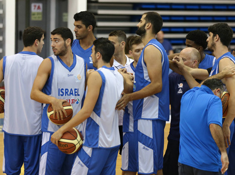 הנבחרת בכינוס הרשמי הראשון (אלן שיבר)