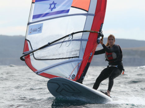 דוידוביץ', בימים שלא היתה צריכה להסתיר את הדגל (איגוד השייט)