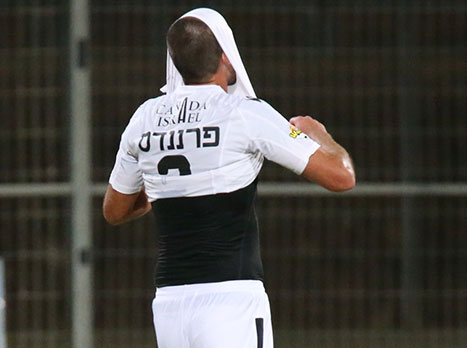 קאסיו לא מעכל את ההפסד (אנצ'ו גוש ג'יני)