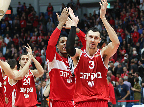 שחקני ירושלים מודים לקהל (אלן שיבר)