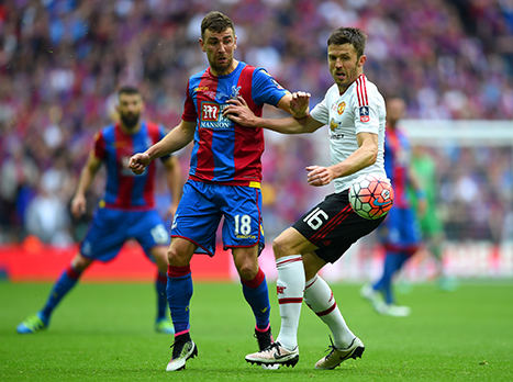 רוב המשחק התנהל במרכז השדה (gettyimages)