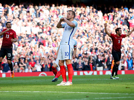 קיין כבש והחטיא פנדל (GETTYIMAGES)