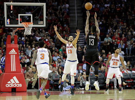 תשע שלשות ושיא קריירה. הארדן זורק מחוץ לקשת (gettyimages)