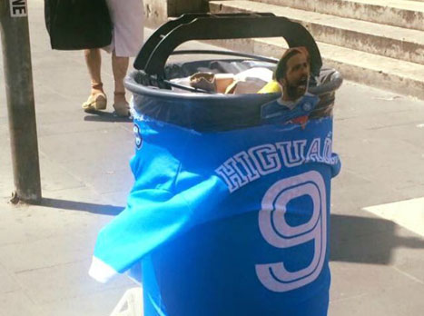 פחי האשפה בעיצוב החדש. גונסאלו מי? (gettyimages)