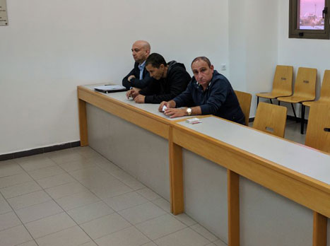 טביב ודמאיו בבית הדין. ספגו גם עונש כספי